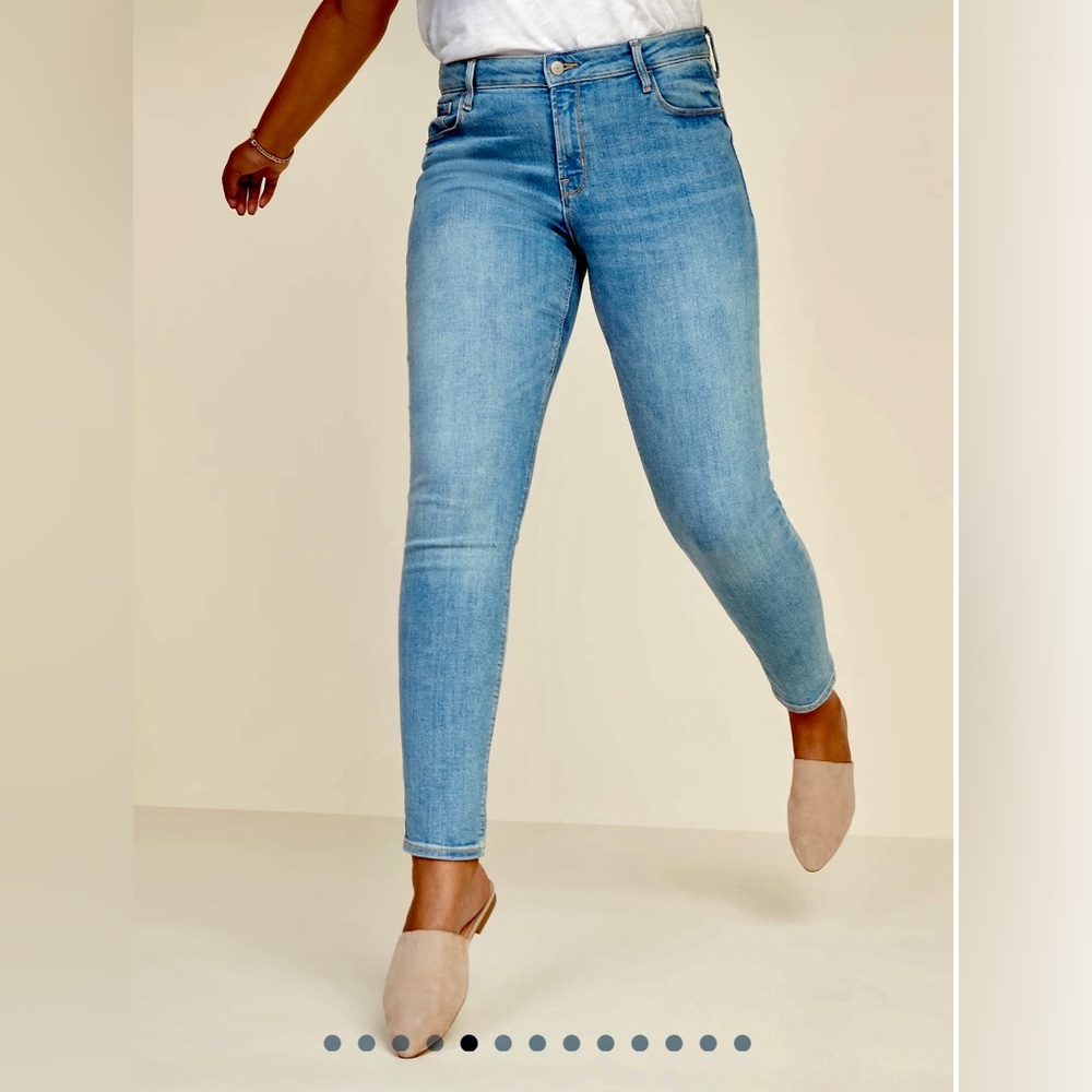 SOLD!!!!Old Navy Rockstar Jeans - Picture 2 of 6